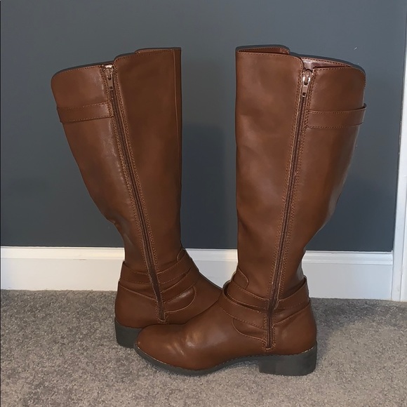 brown boots - Picture 4 of 4